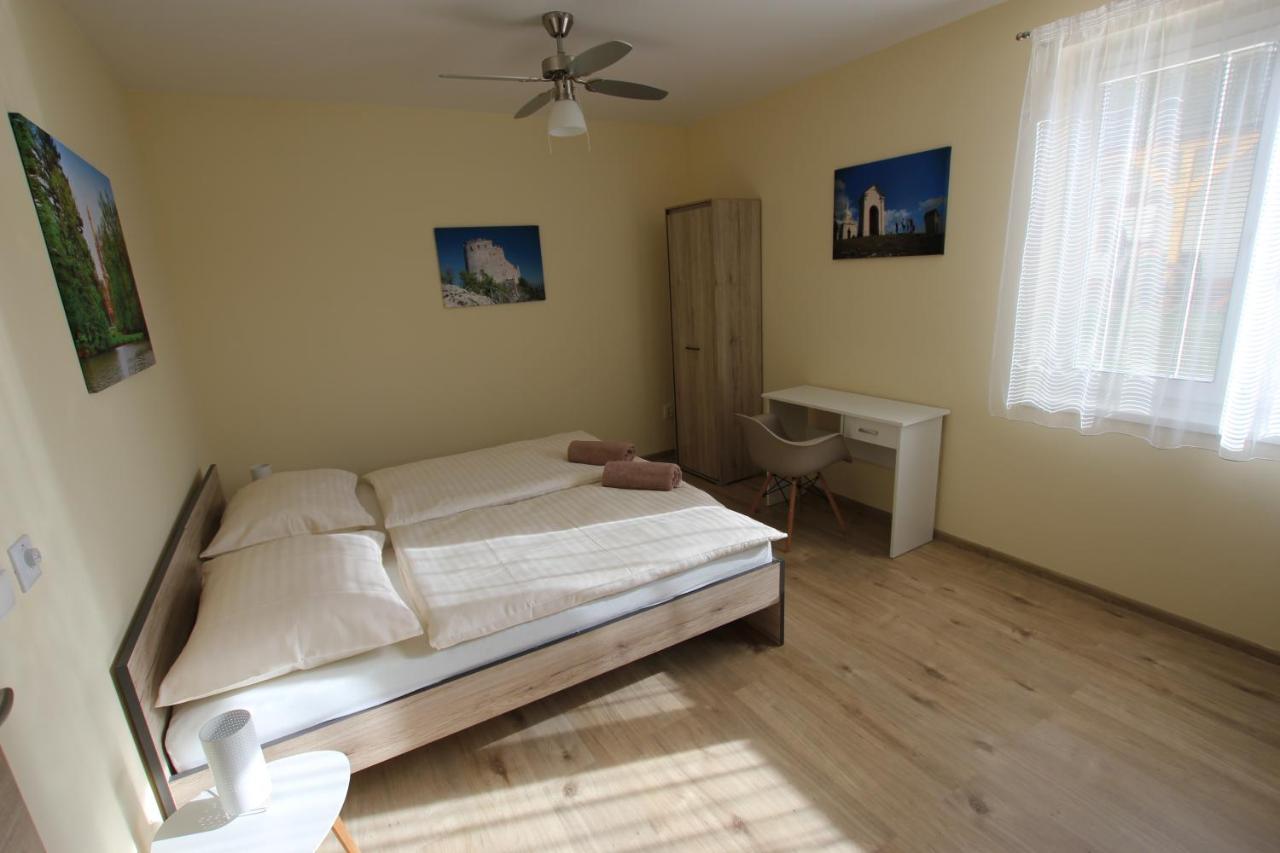 Comenius Moravus vinařský dvůr Mikulov Exteriér fotografie