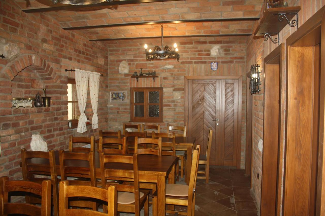 Comenius Moravus vinařský dvůr Mikulov Exteriér fotografie